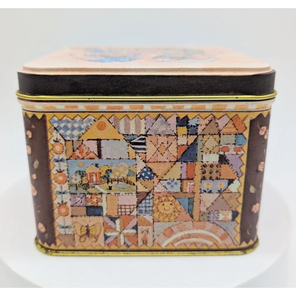 Vintage 1977 Mice Friendship Patchwork Quilting Needlework Storage Tin